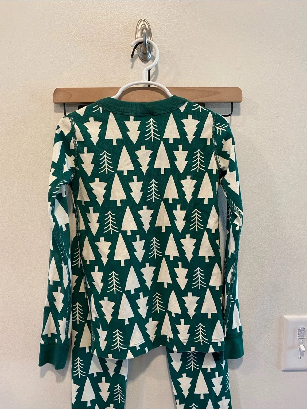 Holiday HannaJams Pajama Set kids 130 US 8 winter green Christmas tree print
